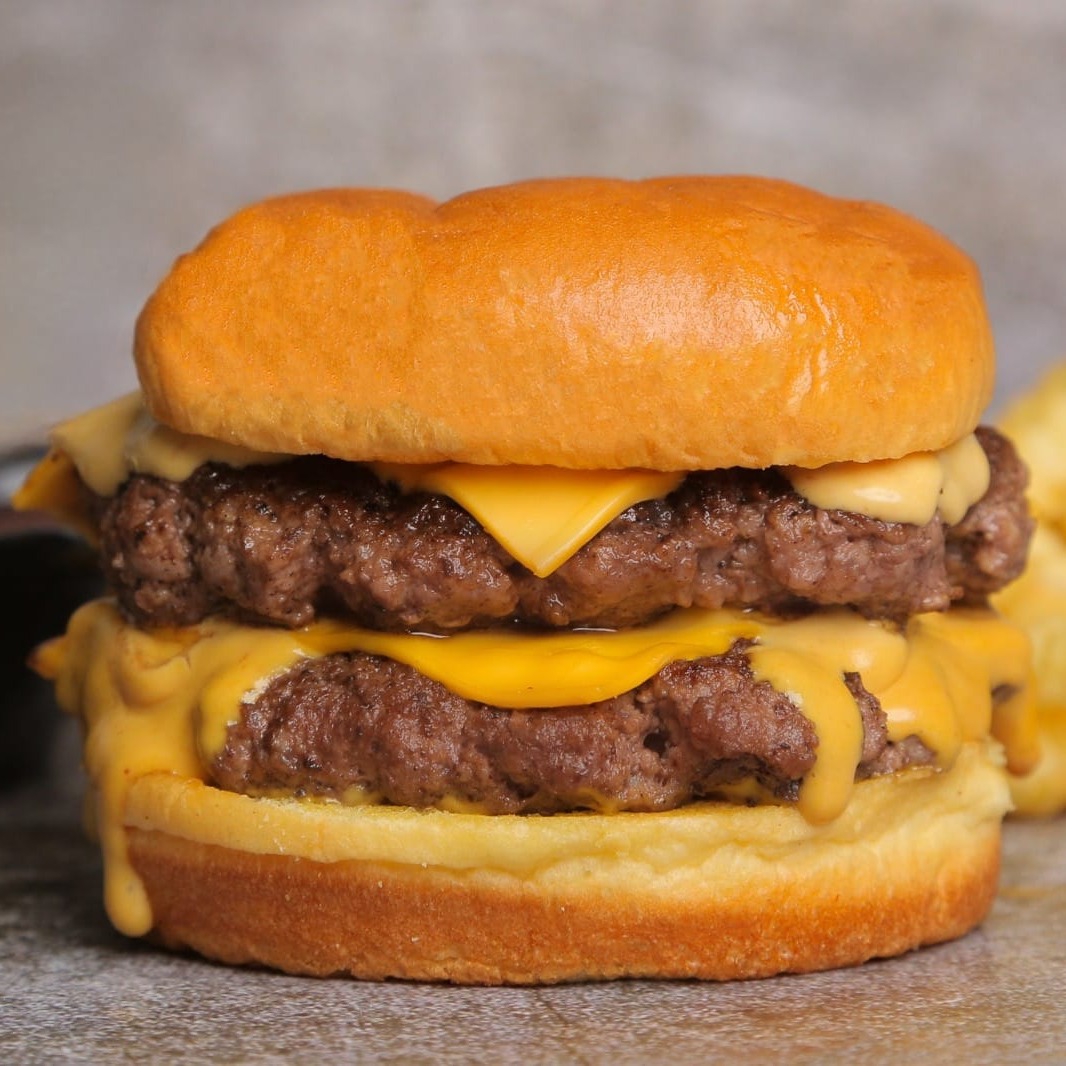 Le Notre Cafe | Double Beef Burger